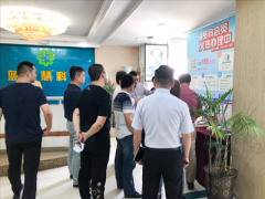 長(zhǎng)訊通信服務(wù)有限公司領(lǐng)導(dǎo)來我公司參觀考察